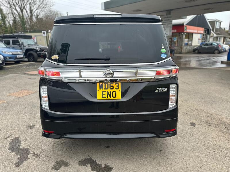 NISSAN ELGRAND