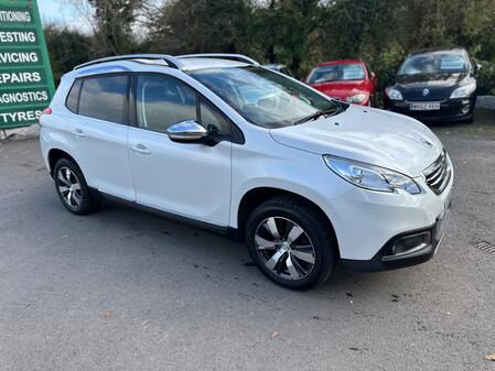 PEUGEOT 2008 1.2 PureTech Allure