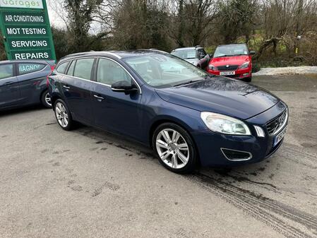 VOLVO V60 2.4 D5 SE Lux