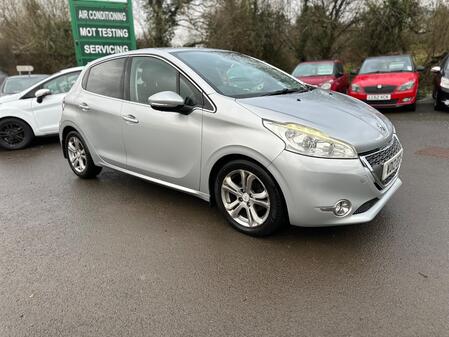 PEUGEOT 208 1.4 VTi Allure